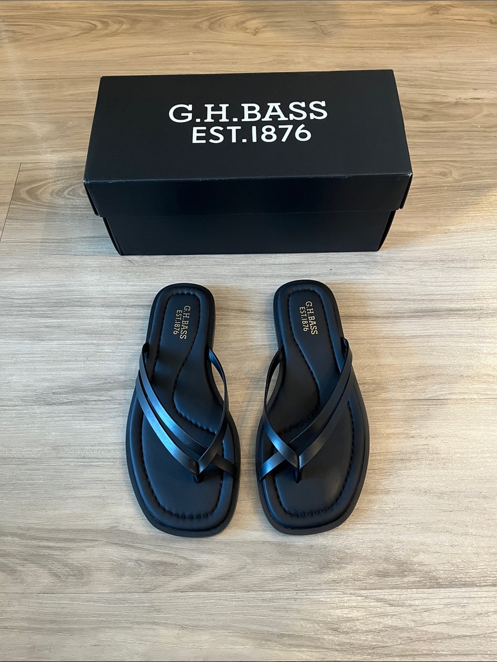 GH Bass Black Nora Leather Thong Sandals